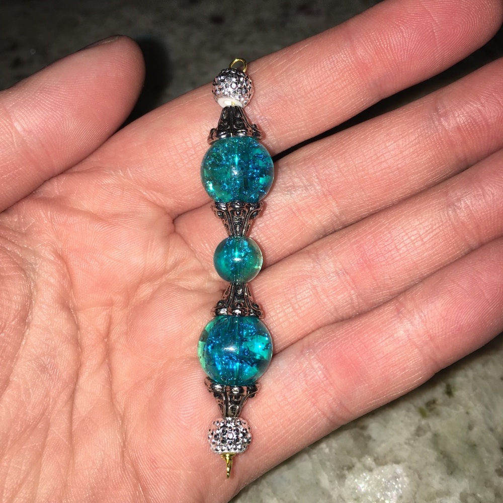 ✨(2/$12) glass bead charm